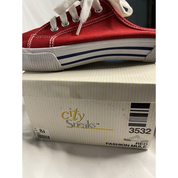 City Sneaks Slip-On Sneakers Women’s Size 8.5 Red Shoe Christmas Canvas Casual - Picture 9 of 11